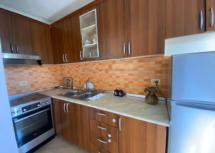21-dhjetori Apartment